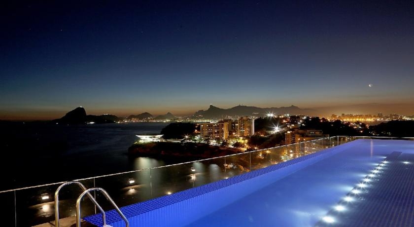 Imagen de la piscina del Hotel H Niteroi. Foto 7