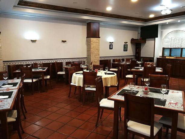 Imagen del bar/restaurante del Hotel H. O Lar. Foto 2