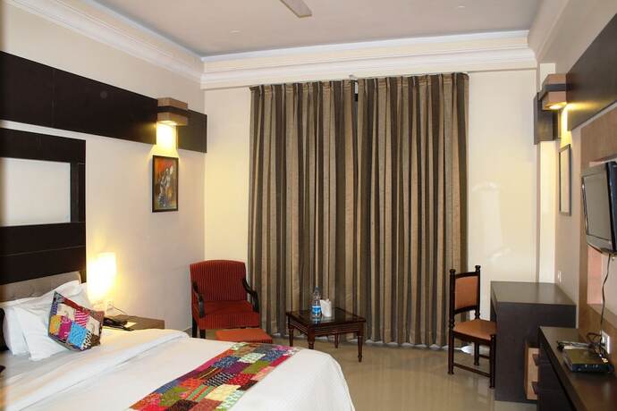 Imagen de la habitación del Hotel H R Palace. Foto 6