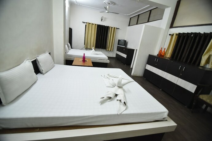Imagen de la habitación del Hotel H R Palace. Foto 7
