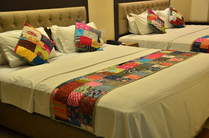 Imagen de la habitación del Hotel H R Palace. Foto 8