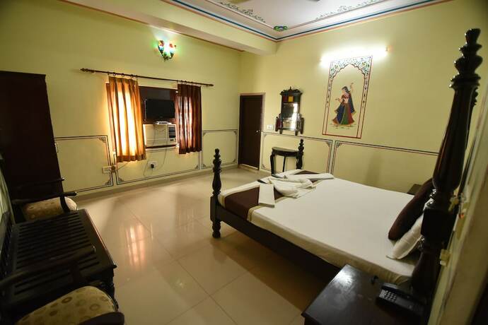 Imagen de la habitación del Hotel H R Palace. Foto 11