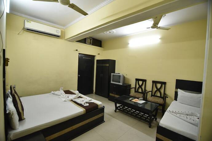 Imagen de la habitación del Hotel H R Palace. Foto 12