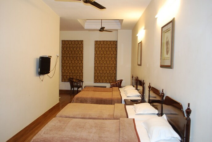 Imagen de la habitación del Hotel H R Palace. Foto 14