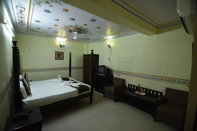 Imagen de la habitación del Hotel H R Palace. Foto 16