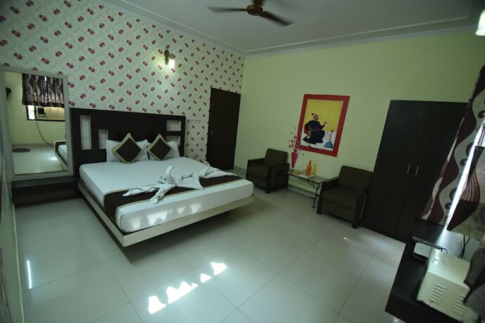 Imagen de la habitación del Hotel H R Palace. Foto 17