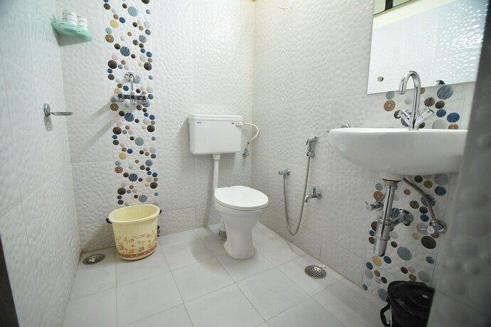 Imagen de la habitación del Hotel H R Palace. Foto 20