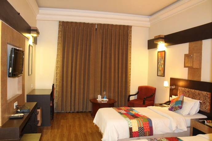 Imagen de la habitación del Hotel H R Palace. Foto 23