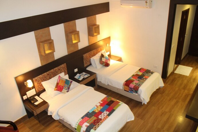 Imagen de la habitación del Hotel H R Palace. Foto 27
