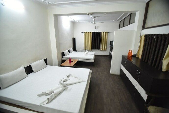 Imagen de la habitación del Hotel H R Palace. Foto 31
