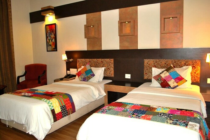 Imagen de la habitación del Hotel H R Palace. Foto 33