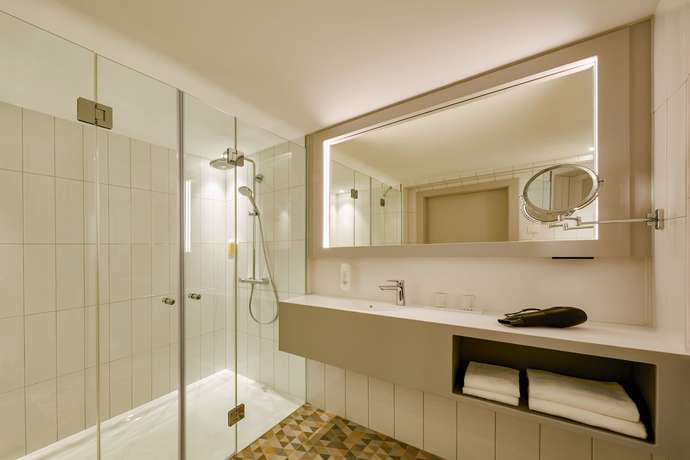 Imagen de la habitación del Hotel H+ Wien. Foto 4