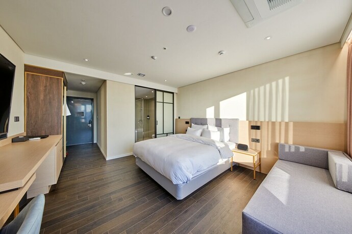 Imagen de la habitación del Hotel H1. Foto 21