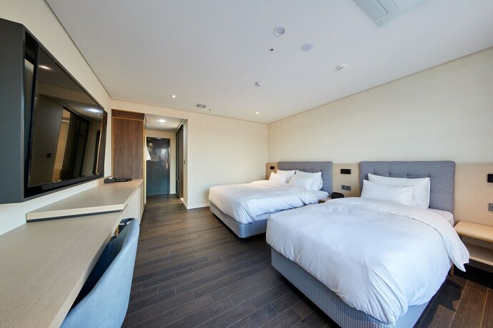 Imagen de la habitación del Hotel H1. Foto 24