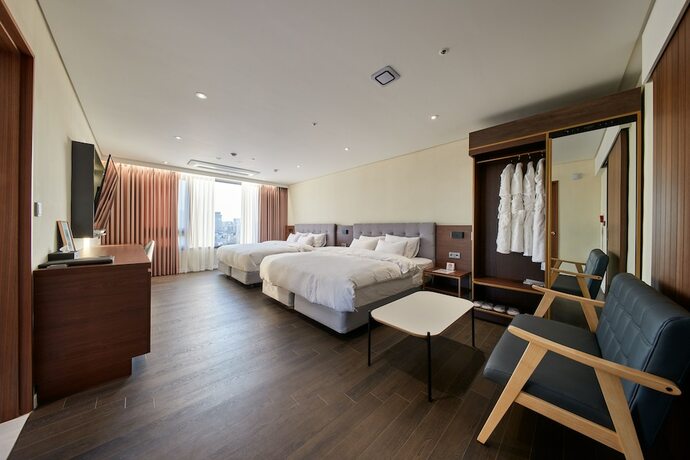 Imagen de la habitación del Hotel H1. Foto 34