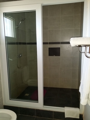 Imagen de la habitación del Hotel H1 Isalo. Foto 11