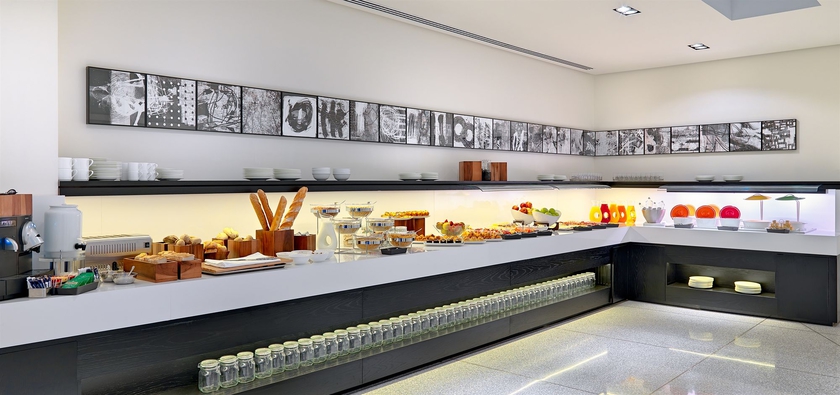 Imagen del bar/restaurante del Hotel H10 Art Gallery. Foto 4