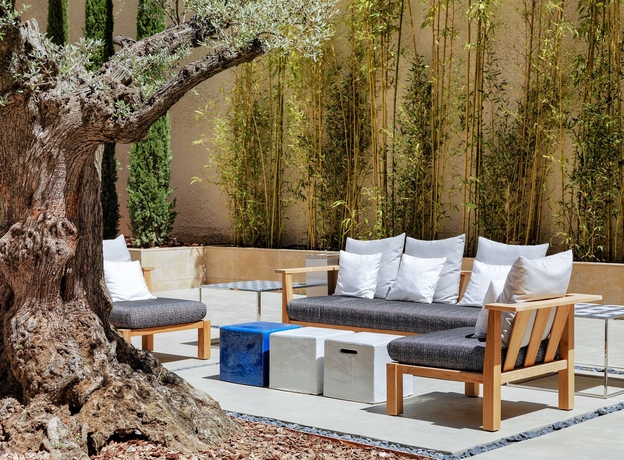 Imagen de los exteriores del Hotel H10 Art Gallery. Foto 11