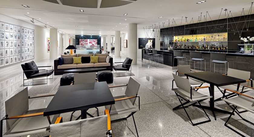 Imagen del bar/restaurante del Hotel H10 Art Gallery. Foto 5