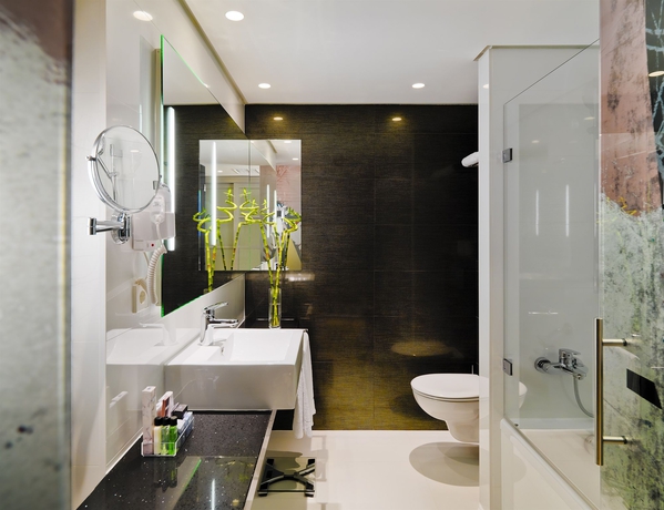 Imagen de la habitación del Hotel H10 Berlin Ku'damm. Foto 6