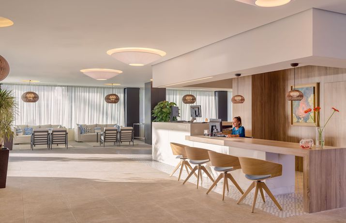 Imagen de los interiores del Hotel H10 Casa Del Mar. Foto 8