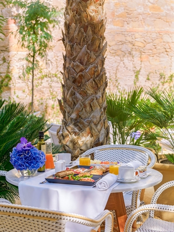 Imagen del bar/restaurante del Hotel H10 Casa Mimosa. Foto 6