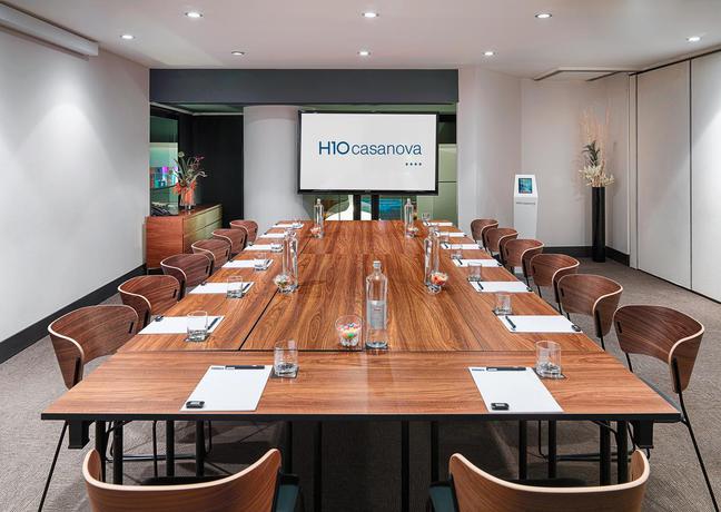 Imagen de los interiores del Hotel H10 Casanova. Foto 12