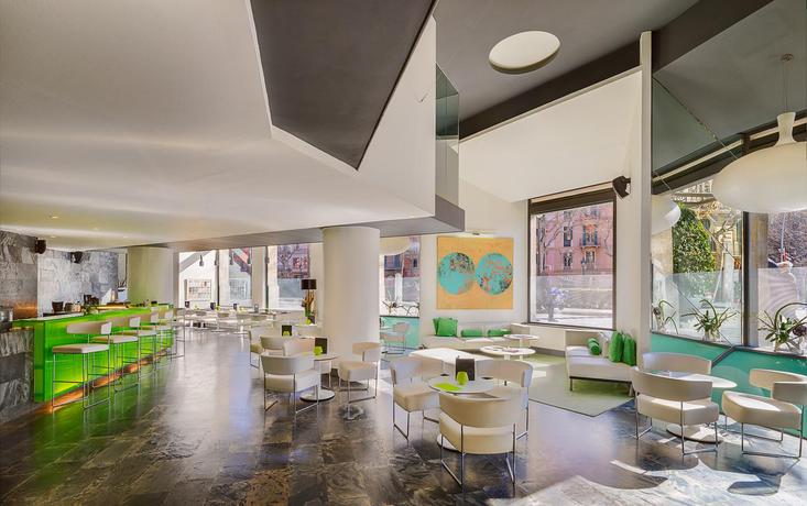 Imagen del bar/restaurante del Hotel H10 Casanova. Foto 4