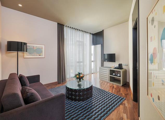 Imagen de la habitación del Hotel H10 Casanova. Foto 7