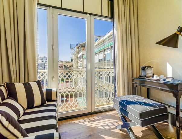 Imagen de la habitación del Hotel H10 Catalunya Plaza Boutique. Foto 8