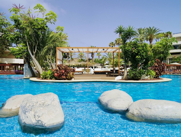 Imagen de la piscina del Hotel H10 Conquistador. Foto 15