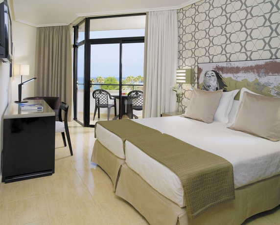 Imagen de la habitación del Hotel H10 Conquistador. Foto 9