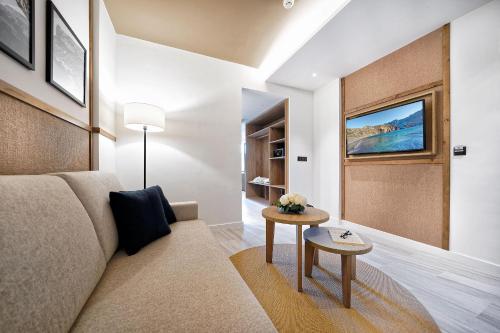 Imagen general del Hotel H10 Costa Mogán. Foto 11