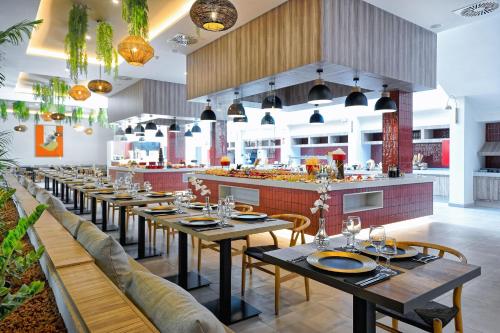 Imagen general del Hotel H10 Costa Mogán. Foto 15