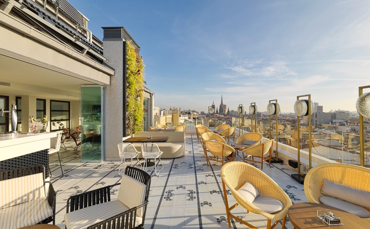 Imagen de los exteriores del Hotel H10 Cubik. Foto 11