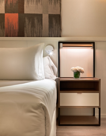 Imagen de la habitación del Hotel H10 Cubik. Foto 10