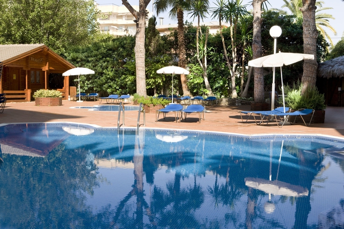 Imagen de la piscina del Hotel H10 Delfín - Adults Only. Foto 15