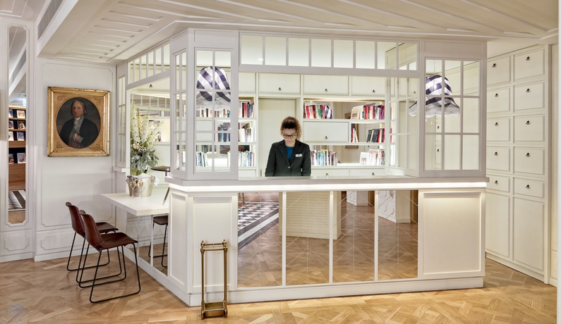 Imagen de los interiores del Hotel H10 Duque De Loulé. Foto 14