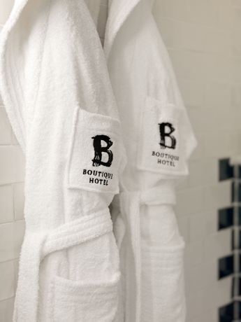 Imagen de la habitación del Hotel H10 Duque De Loulé. Foto 12