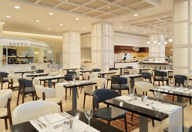 Imagen general del Hotel H10 Estepona Palace. Foto 4