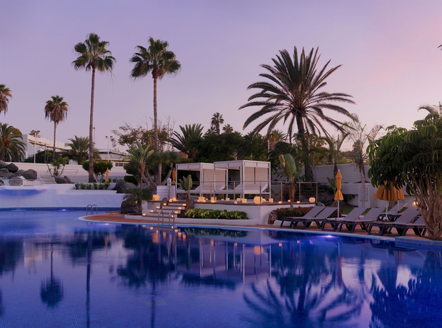 Imagen de la piscina del Hotel H10 Gran Tinerfe. Foto 16