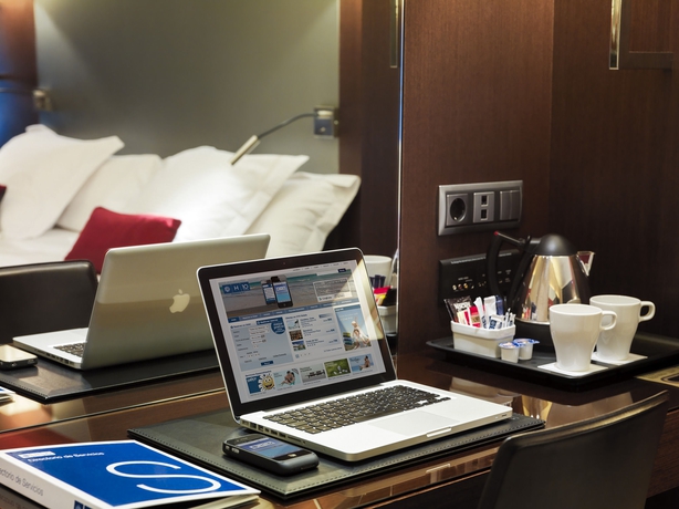 Imagen de la habitación del Hotel H10 Itaca. Foto 4