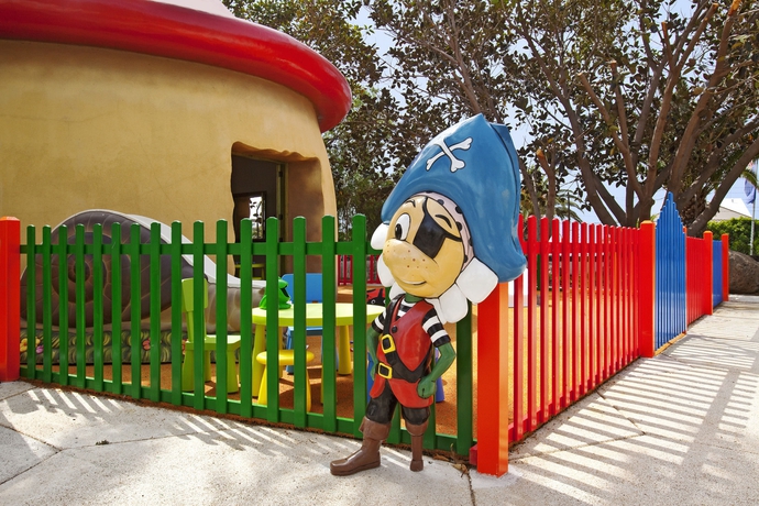 Imagen de los exteriores del Hotel H10 Lanzarote Princess. Foto 11