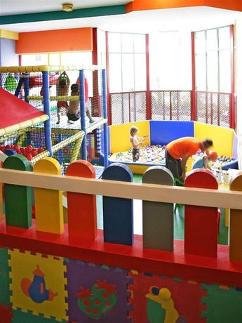 Imagen de los interiores del Hotel H10 Las Palmeras. Foto 13