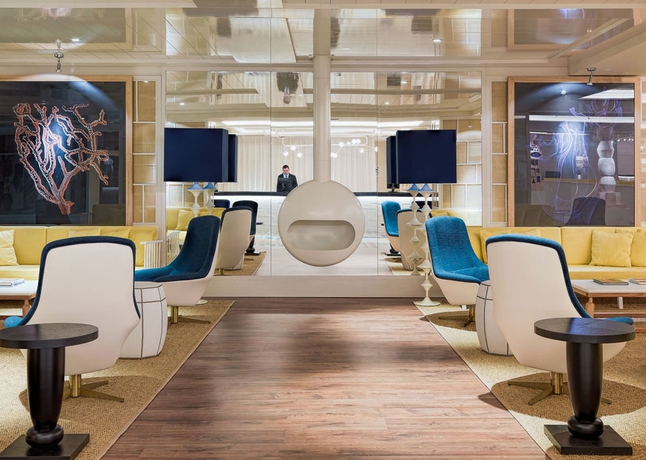 Imagen de los interiores del Hotel H10 Las Palmeras. Foto 14