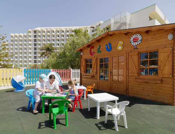 Imagen general del Hotel H10 Las Palmeras. Foto 3