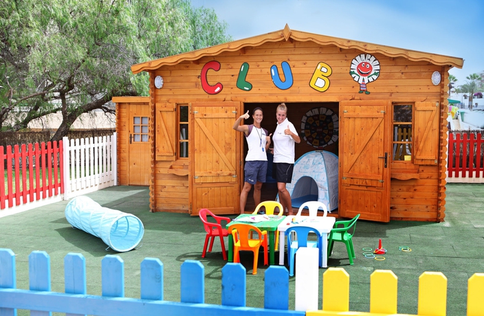 Imagen general del Hotel H10 Las Palmeras. Foto 4