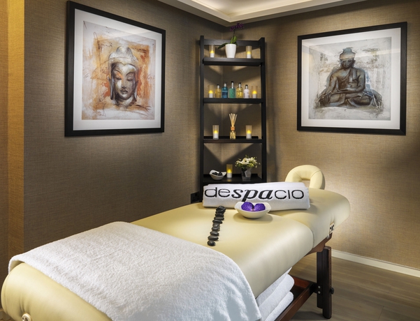 Imagen de los interiores del Hotel H10 London Waterloo. Foto 15