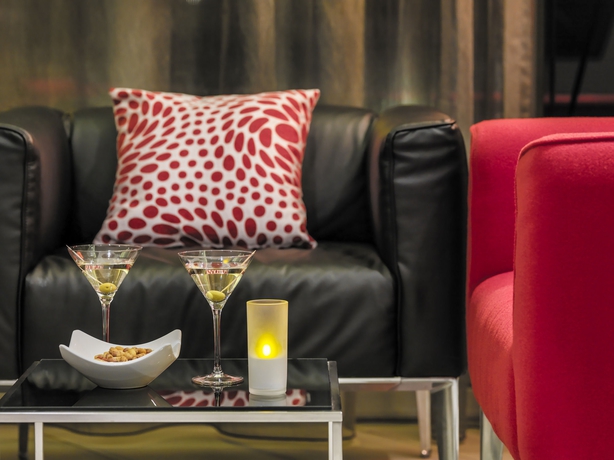 Imagen del bar/restaurante del Hotel H10 London Waterloo. Foto 3