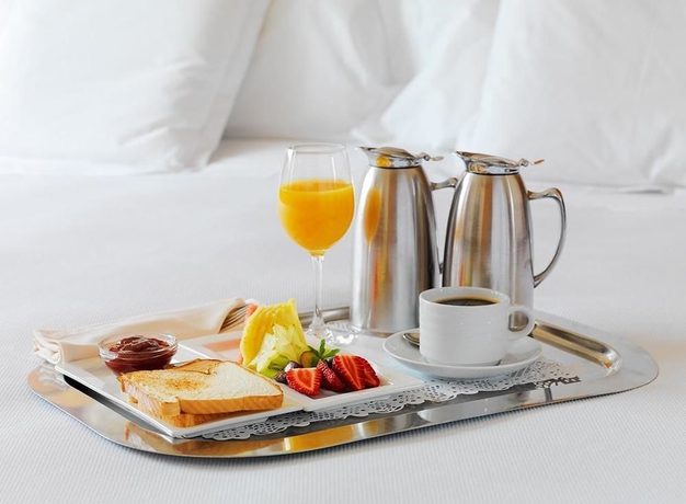 Imagen de la habitación del Hotel H10 Marina Barcelona. Foto 8